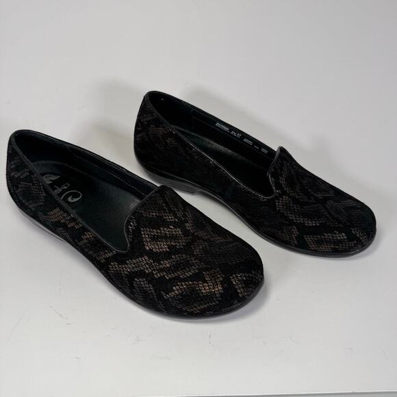 Dansko Olivia Loafers Snakeskin Loafers Black and Gold Women Size 37 or 7 - Picture 1 of 6